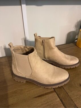 Ankle Boots in Beige